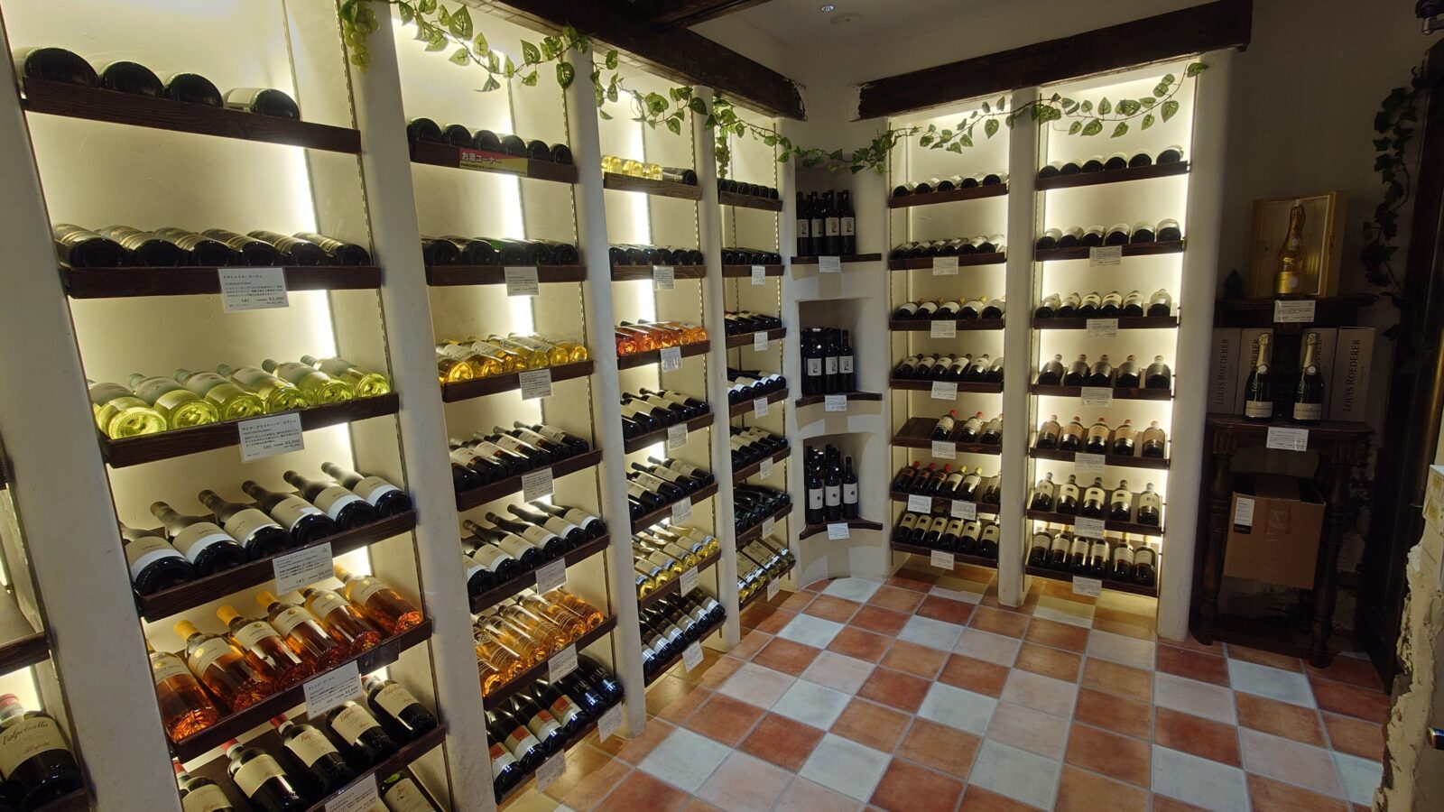 隠れた人気コーナー　ワインセラーのご紹介　〜おすすめはワインディスペンサー体験〜