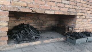炭をおこす場所暖炉風